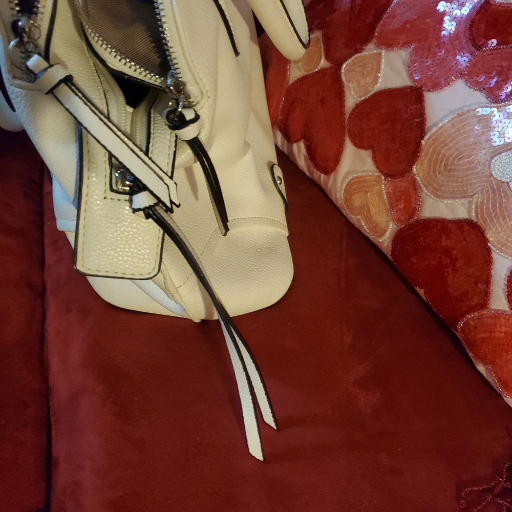 Purse - Picture 5 of 12